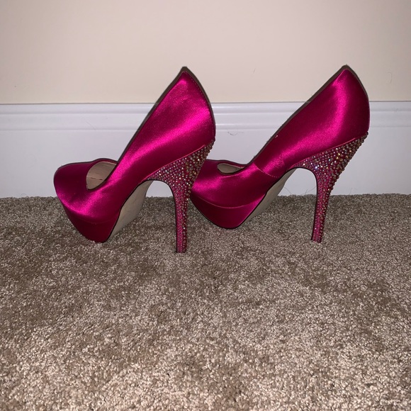 Heels - Picture 2 of 5